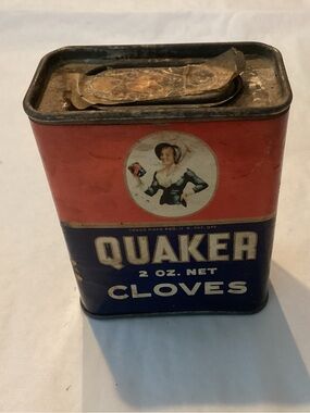 Vintage Quaker CLOVES 2 oz. Net. Tin.  1940s era.
